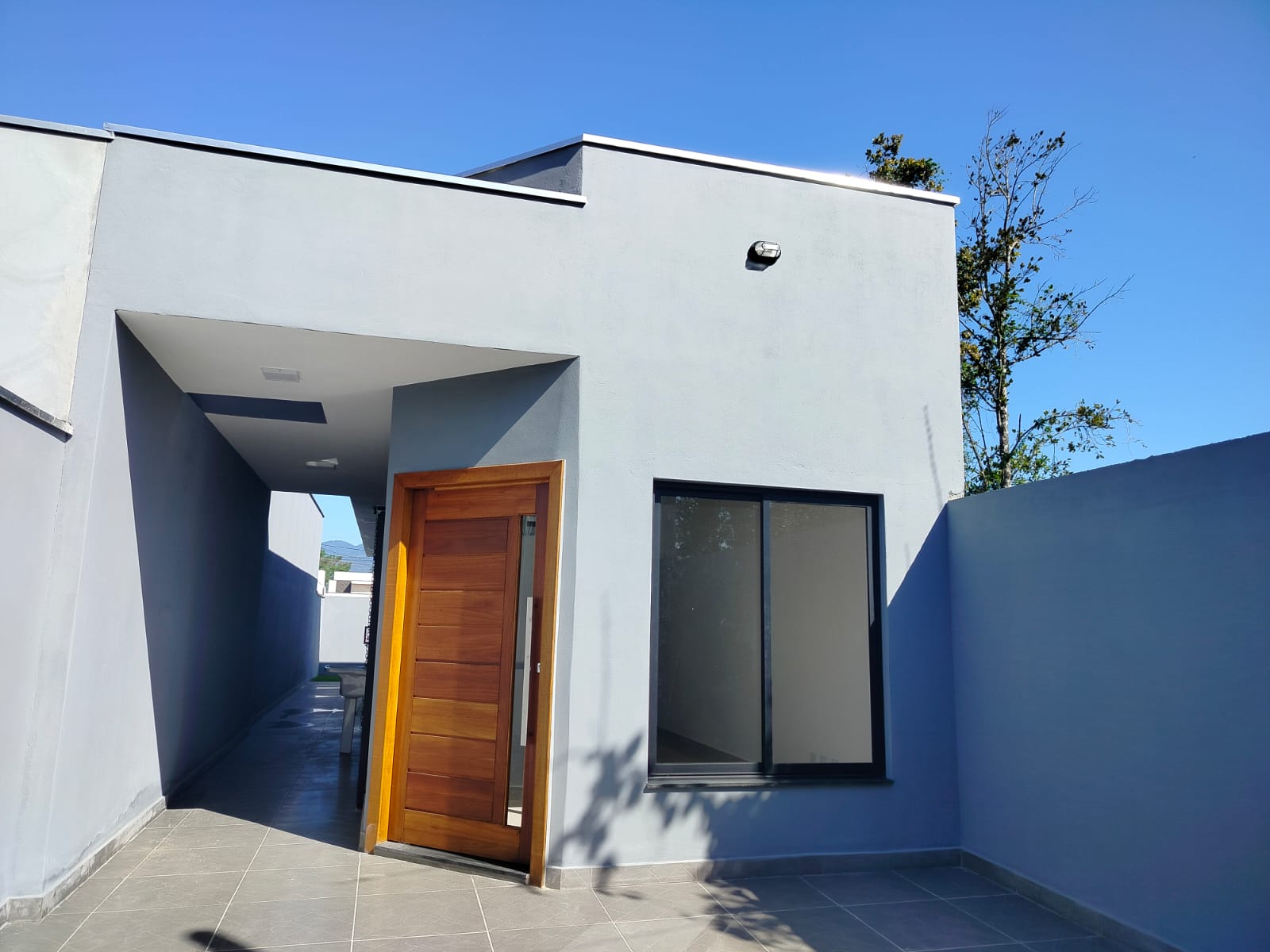 Casa com 2 dormitórios e suíte em Caraguatatuba