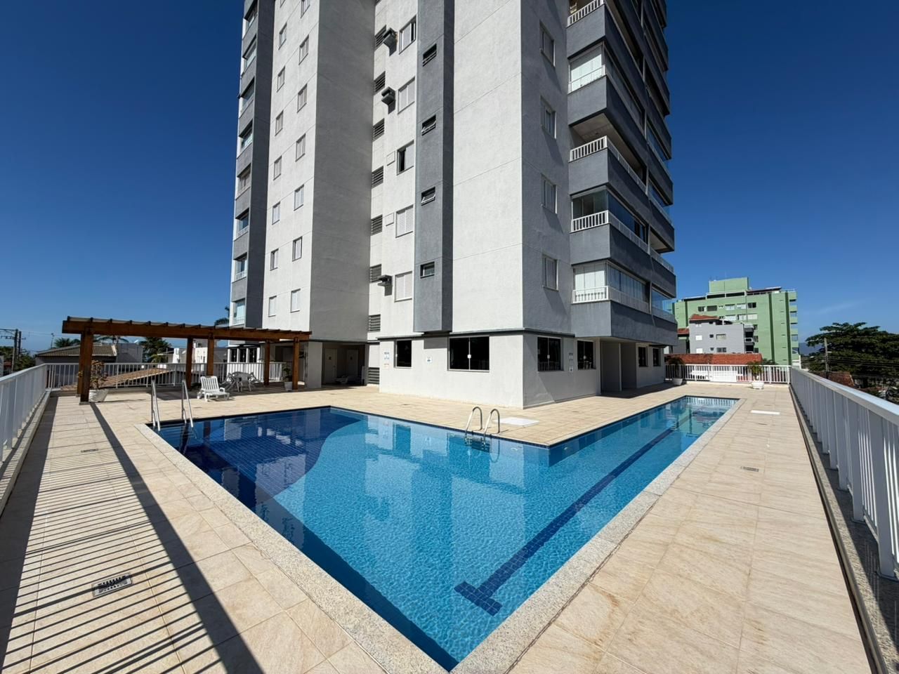Apartamento Mobiliado com Vista Panorâmica para o Mar no Indaiá
