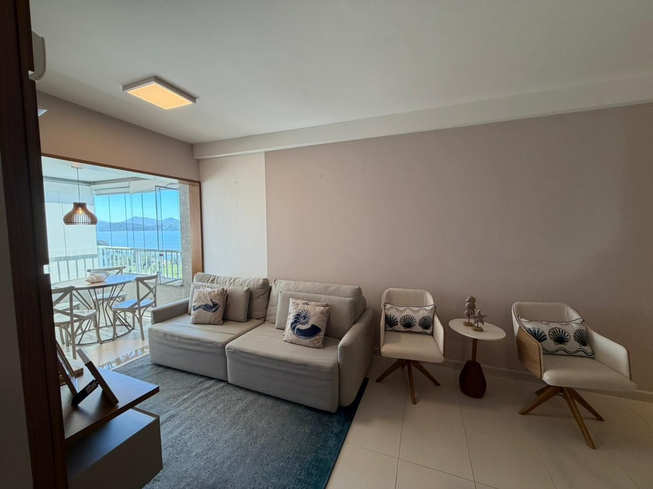 Apartamento Mobiliado com Vista Panorâmica para o Mar no Indaiá