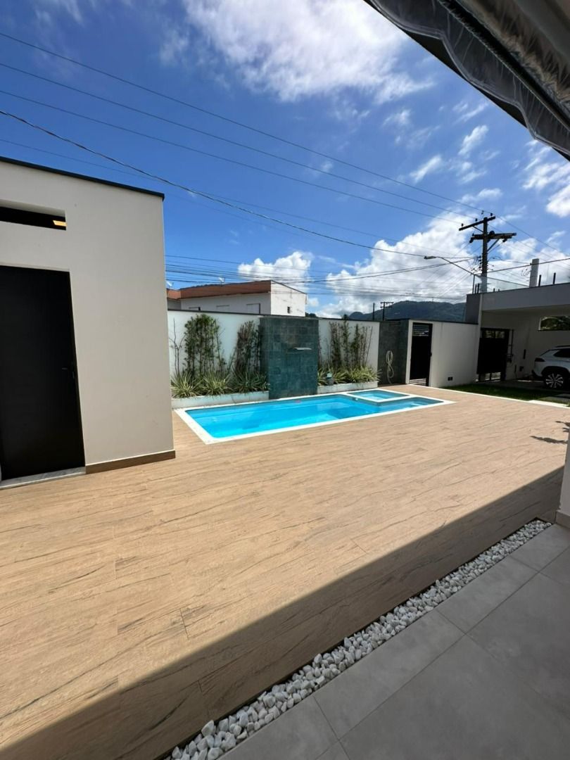 Casa Alto Padrão com Piscina e Automação no Capricórnio, Massaguaçu