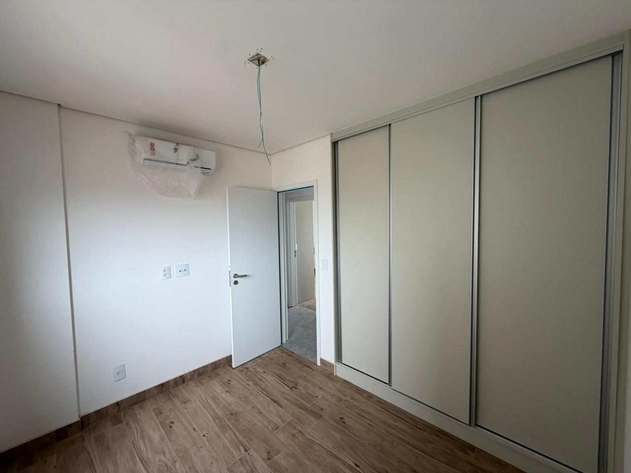 Apartamento Frente Mar com Vista Panorâmica no Safira Deck Mar, Jardim Britânia