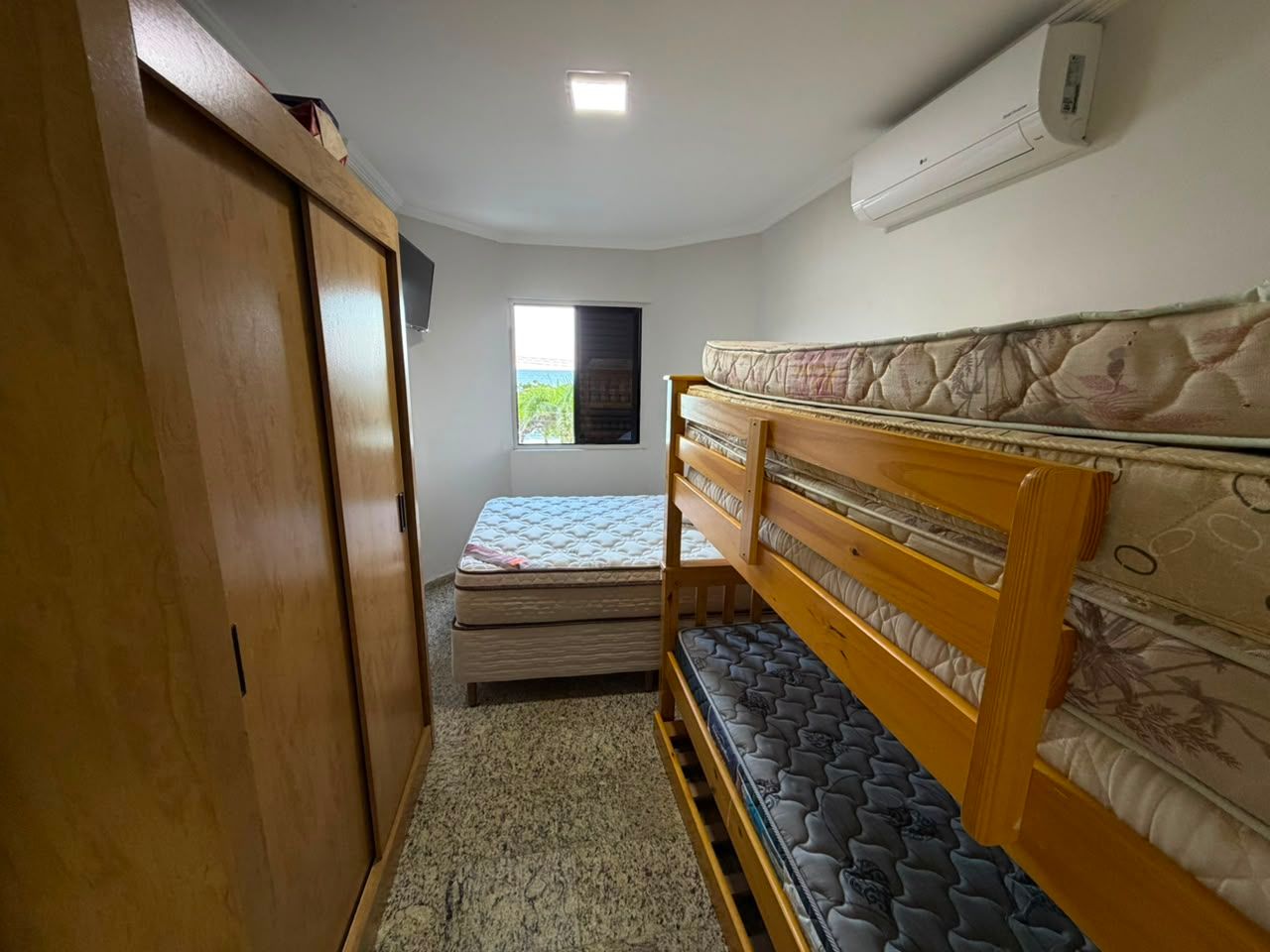 Apartamento Frente Mar com Suíte no San Martin, Martim de Sá