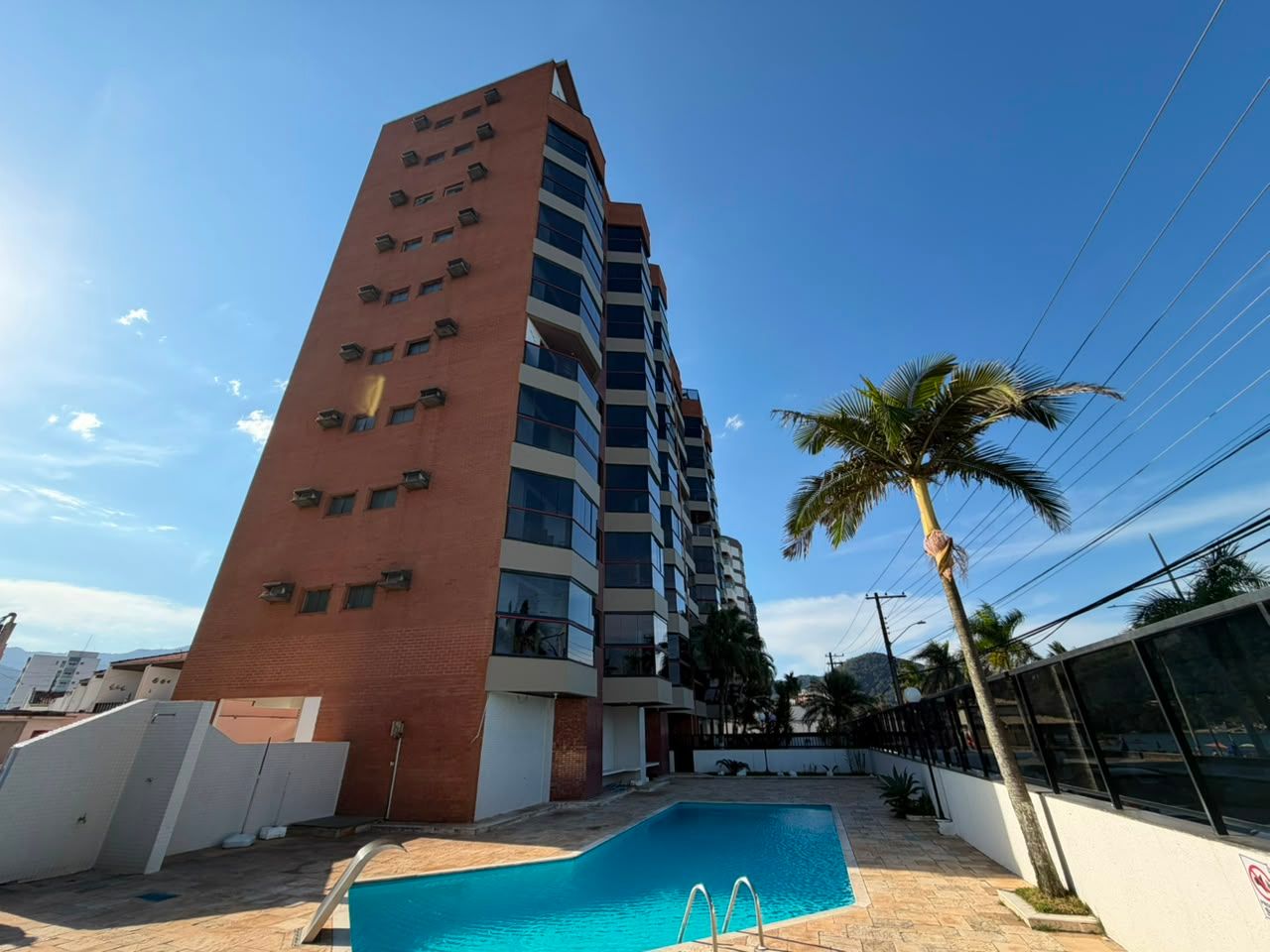 Apartamento Frente Mar com Suíte no San Martin, Martim de Sá