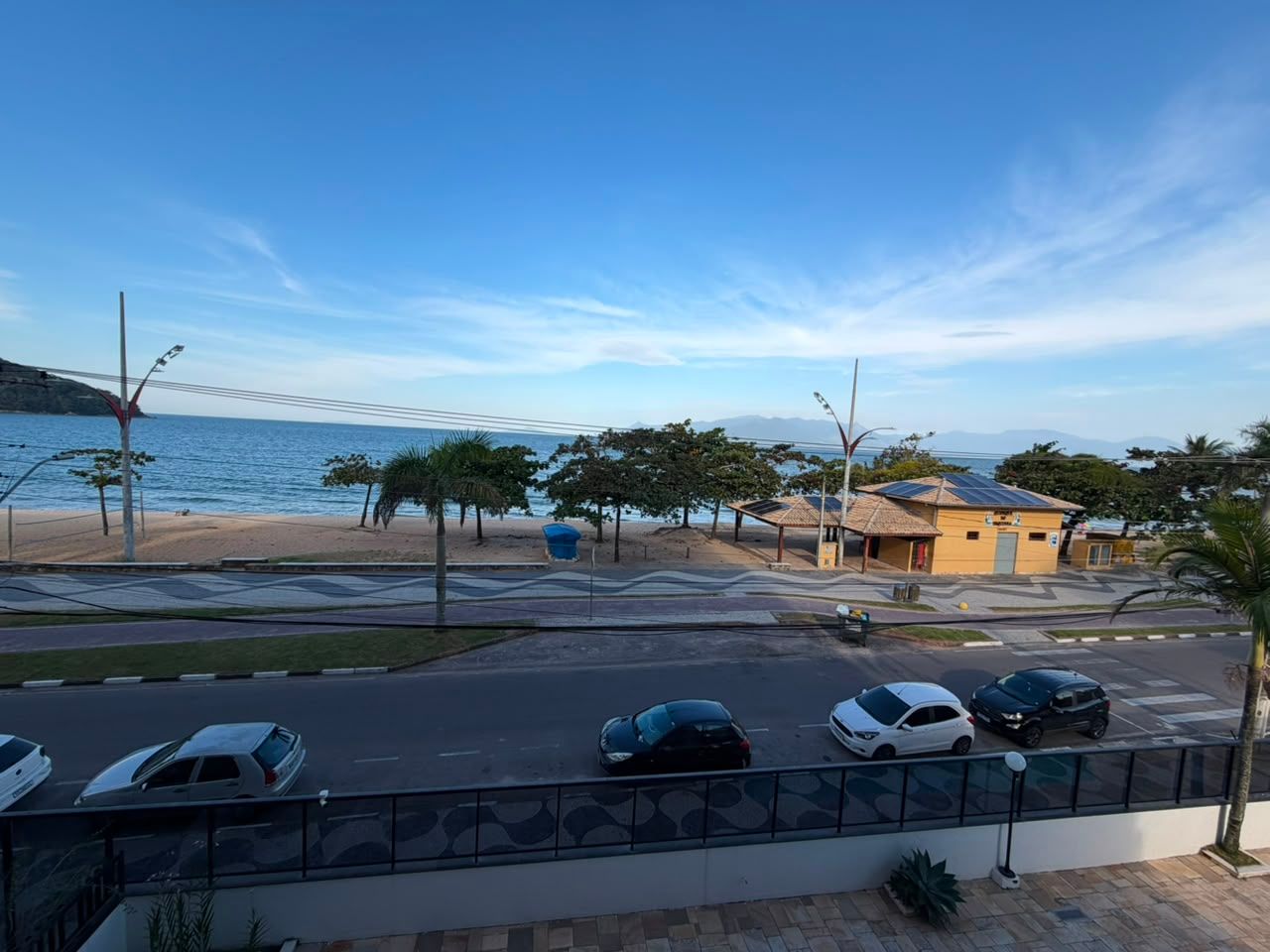 Apartamento Frente Mar com Suíte no San Martin, Martim de Sá