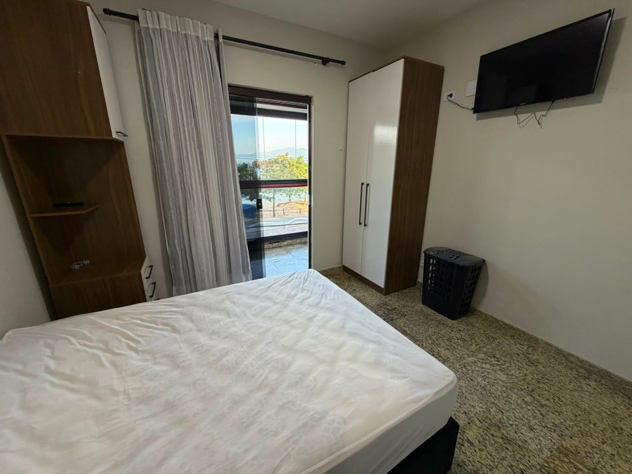Apartamento Frente Mar com Suíte no San Martin, Martim de Sá