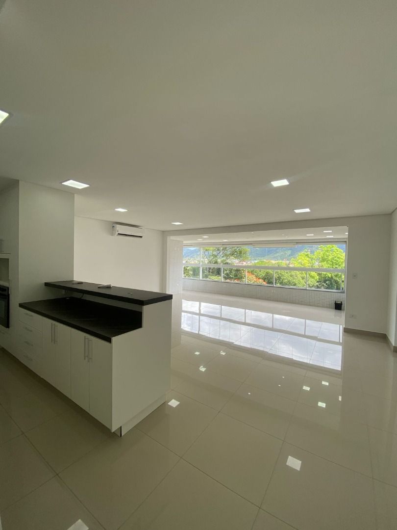 Apartamento com Vista para a Serra no Residencial Jardins, Jardim Primavera