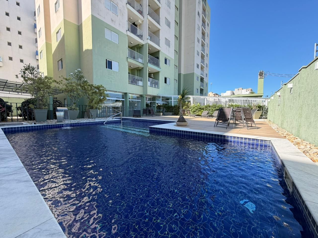 Apartamento Mobiliado a 600 Metros da Praia Martim de Sá, Residencial Lion