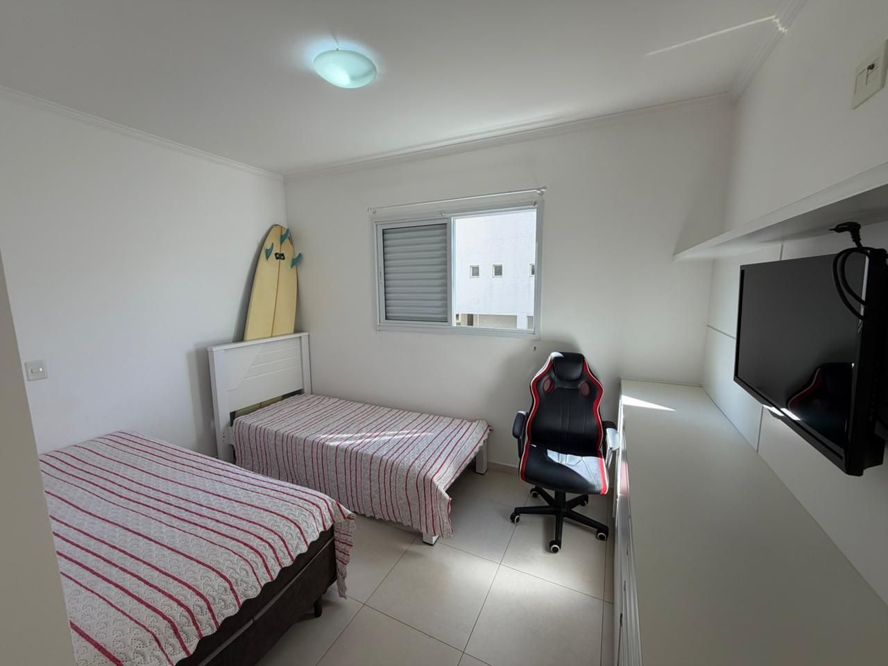 Apartamento Mobiliado a 600 Metros da Praia Martim de Sá, Residencial Lion
