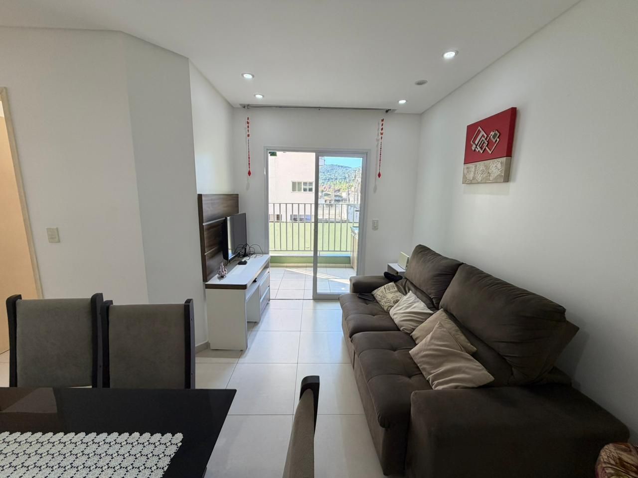 Apartamento Mobiliado a 600 Metros da Praia Martim de Sá, Residencial Lion