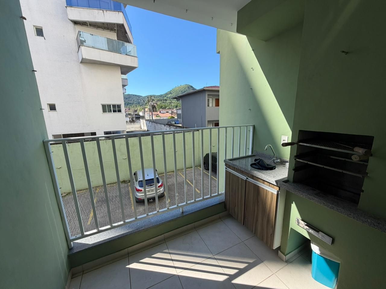 Apartamento Mobiliado a 600 Metros da Praia Martim de Sá, Residencial Lion